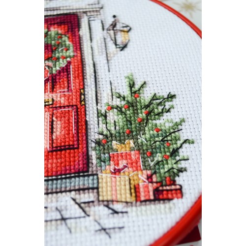 Cross-stitch kits Festive welcome (Winter tale) Cross-stitch kits Festive welcome (Winter tale)