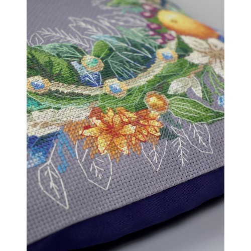 Cross-stitch kits An exquisite holiday (Deco Scenes)