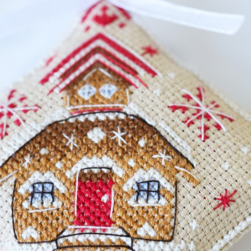 Cross-stitch kits three-dimensional decoration Christmas Treat (Winter tale), AHT-005  від Абрис Арт - купити з доставкою ✿ Найкраща ціна від виробника ✿ Оптом та в роздріб ✿ Придбати Cross stitch kits to create 3D decoration