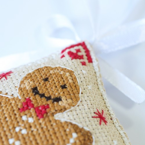 Cross-stitch kits three-dimensional decoration Christmas Treat (Winter tale), AHT-005  від Абрис Арт - купити з доставкою ✿ Найкраща ціна від виробника ✿ Оптом та в роздріб ✿ Придбати Cross stitch kits to create 3D decoration