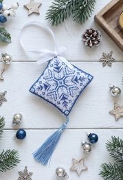 3D Cross Stitch Ornament Kit "Frosty Ornament"