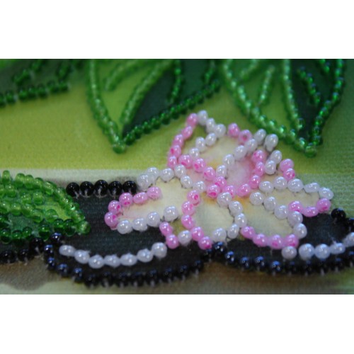 Madonna Lily, AMA-038 by Abris Art - buy online! ✿ Fast delivery ✿ Factory price ✿ Wholesale and retail ✿ Purchase Kits for embroidery magnets with beads on canvas