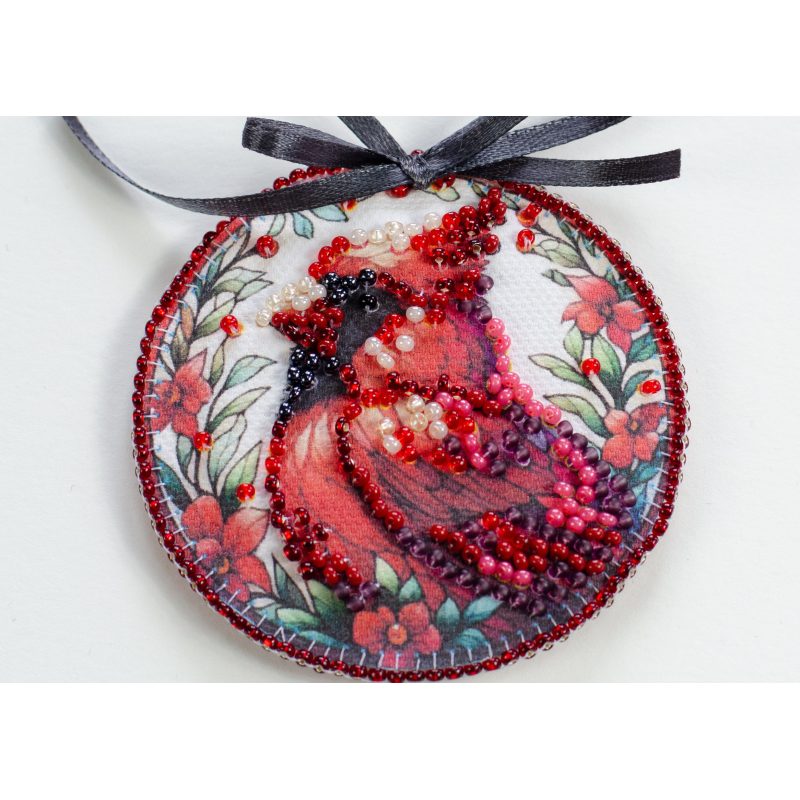 Набір для вишивання бісером новорічної іграшки на художньому полотні "Червоний кардинал"