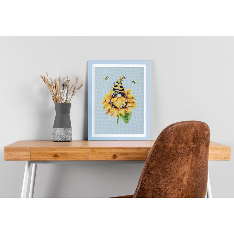 Cross Stitch Kit "Beekeeper"