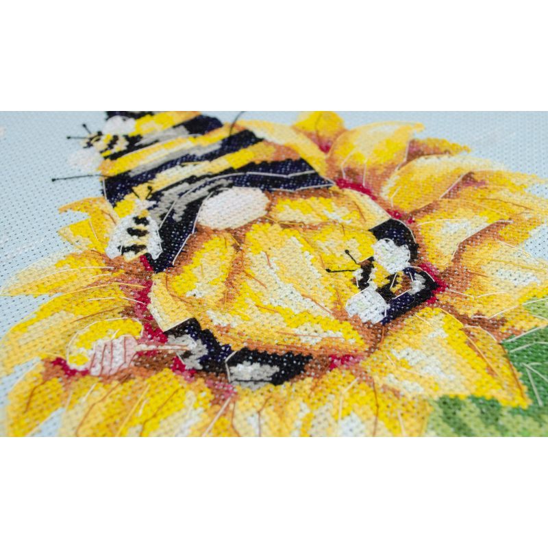 Cross Stitch Kit "Beekeeper"