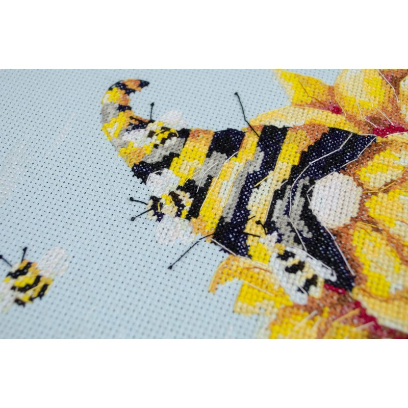 Cross Stitch Kit "Beekeeper"