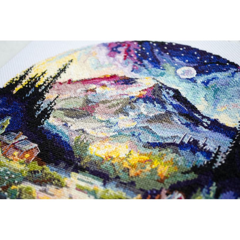 Cross Stitch Kit "On top of the world"