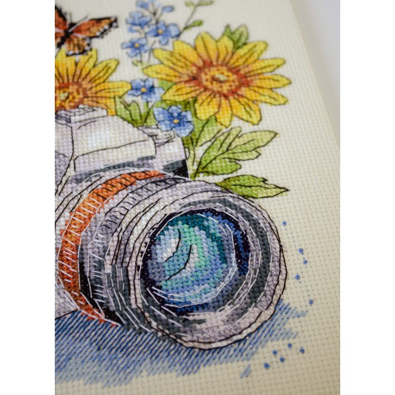 Cross Stitch Kit "Catch the Moment"