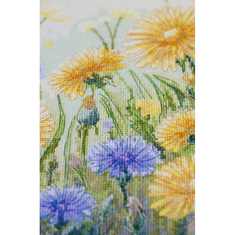 Cross Stitch Kit "Whispering Grass"