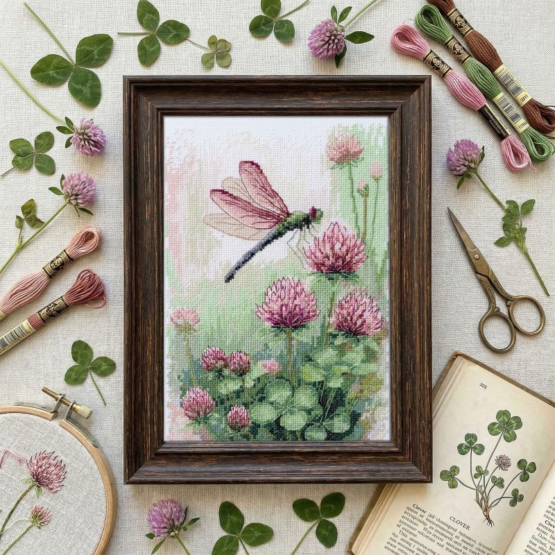 Cross Stitch Kit "Sweet clover"