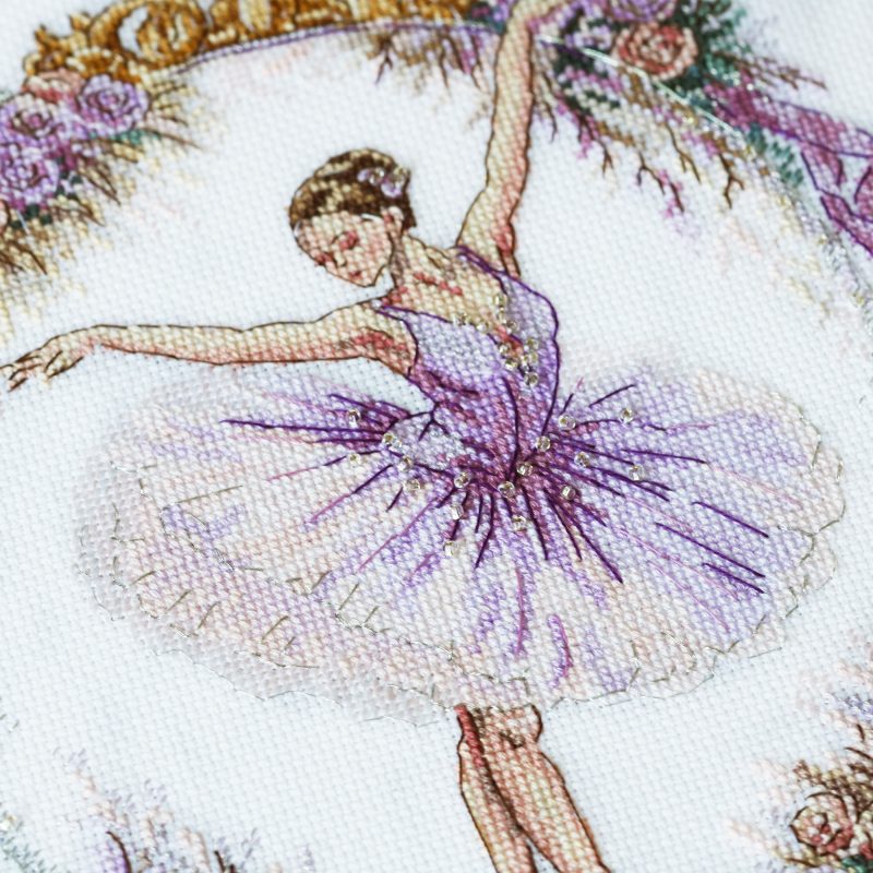 Cross Stitch Kit "The Embodiment of Grace"