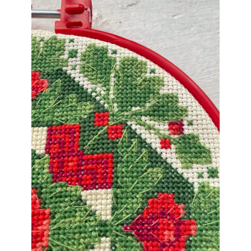 Cross Stitch Kit "Traditional motif"