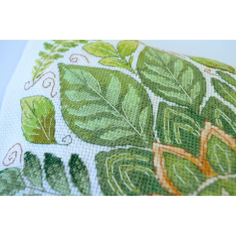 Cross Stitch Kit "Dance of the leaves"