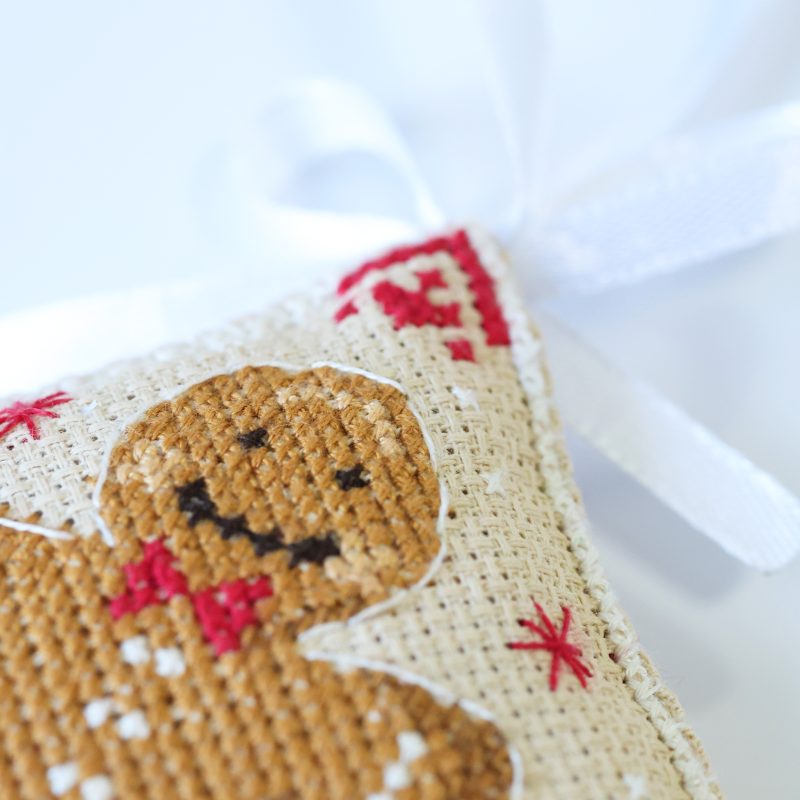 3D Cross Stitch Ornament Kit "Christmas Treat"