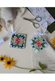 Christmas Ornament Bead Embroidery Kit "Spring Kaleidoscope"