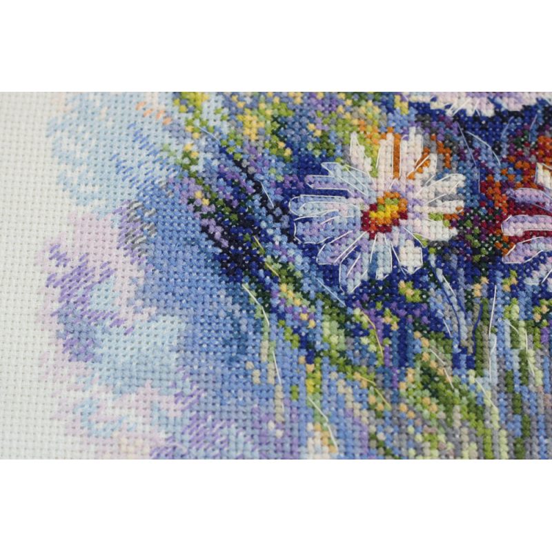 Cross Stitch Kit "Watercolour camomiles"