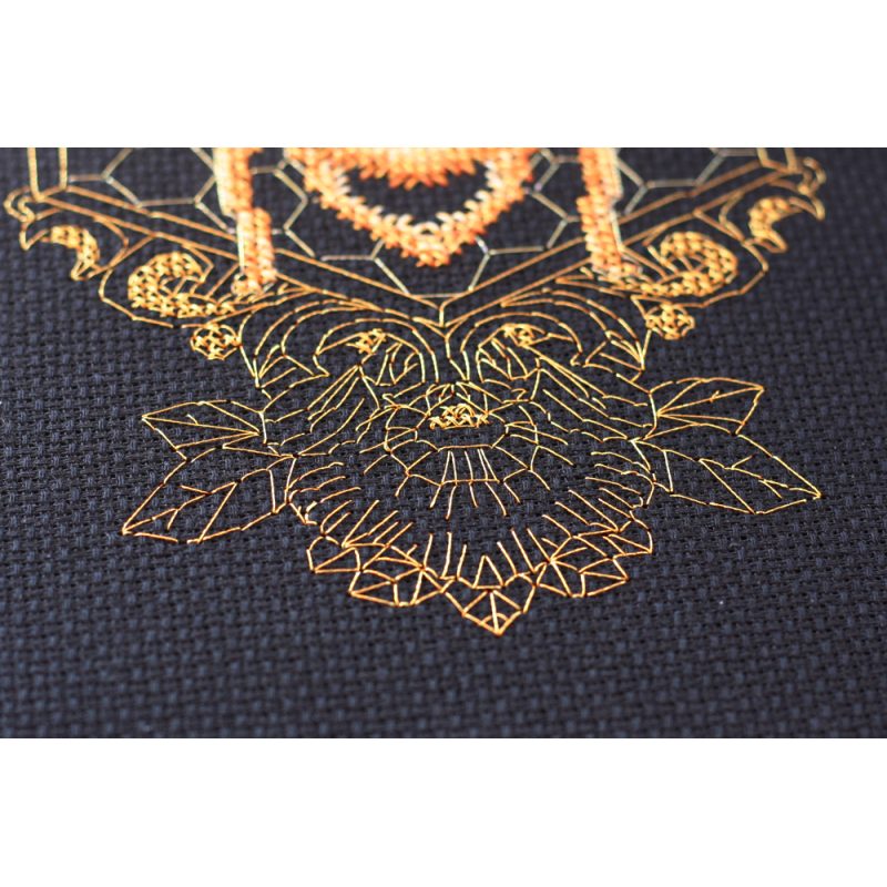 Cross Stitch Kit "Golden bee"