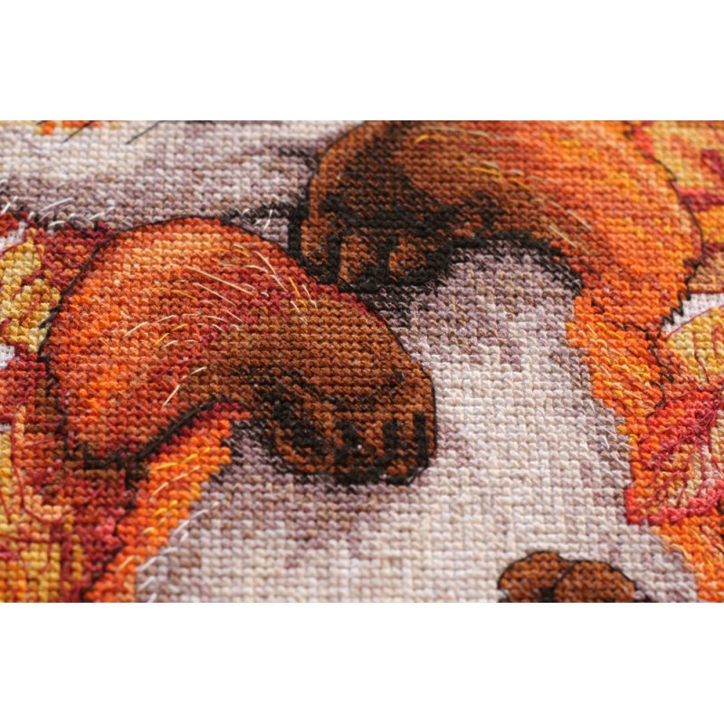 Cross Stitch Kit "First autumn"