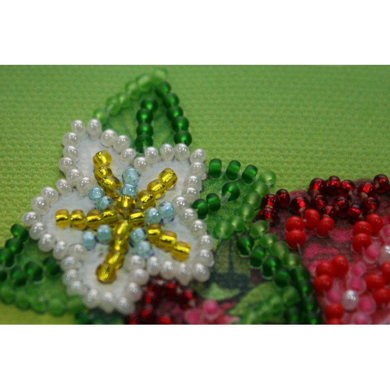 Bead Embroidery Magnet Kit "Raspberry"