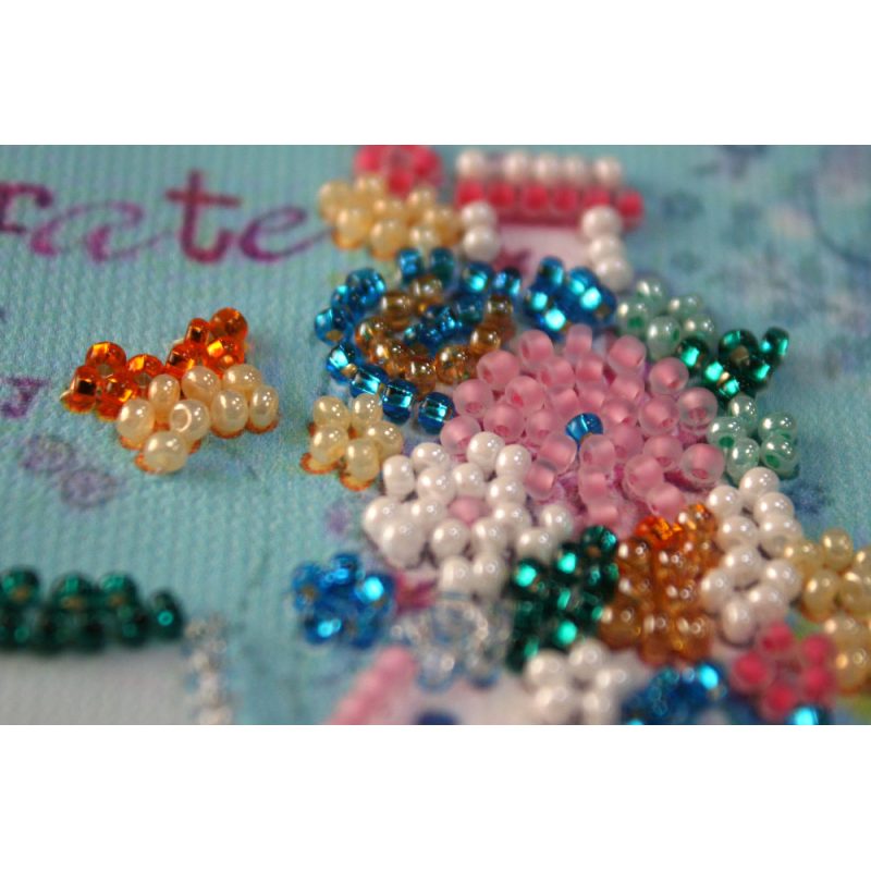 Bead Embroidery Pennant Kit "Lover's shot"