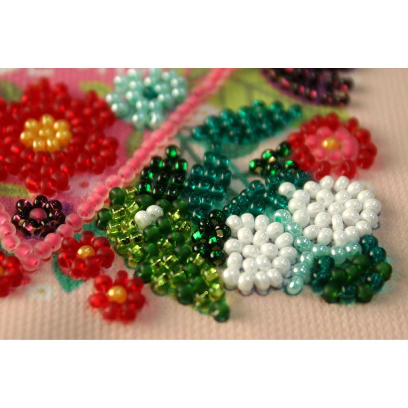 Bead Embroidery Pennant Kit "Happy heart"