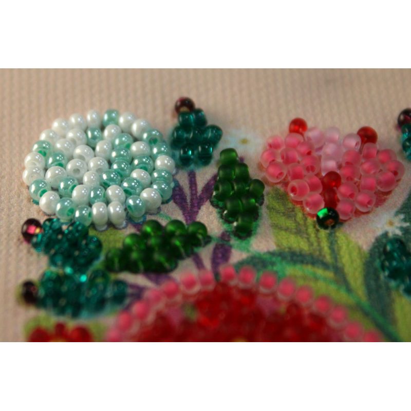 Bead Embroidery Pennant Kit "Happy heart"