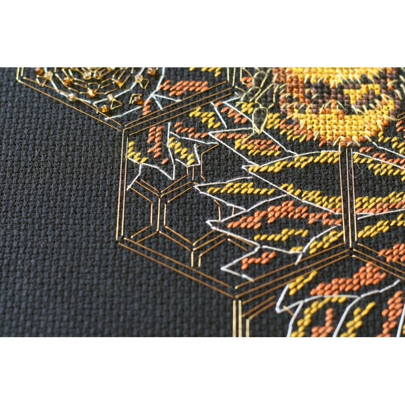 Cross Stitch Kit "Bee paradise"